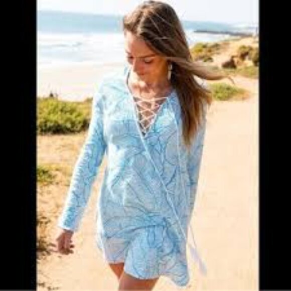 Charlie Holiday Blue and White Hooded‎ Beach Cover Up M EUC - Picture 1 of 6
